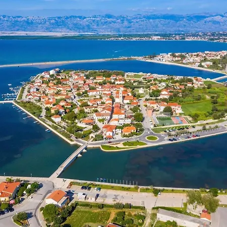 Nyaraló House With A Parking Space Nin, Zadar - 14295 Nin